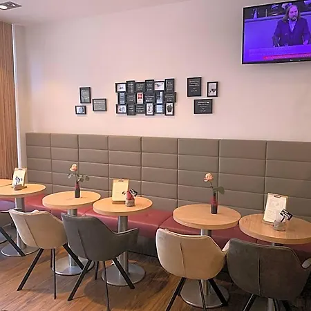 Ibis Marschiertor - فندق